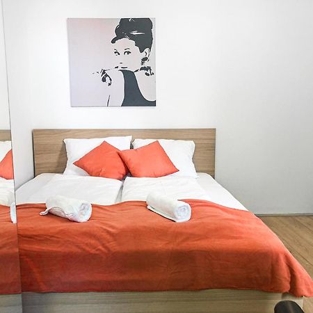 Lovely 2Br Shared Apartment, Enkplatz U3, 15Min To Center Viena Exterior foto